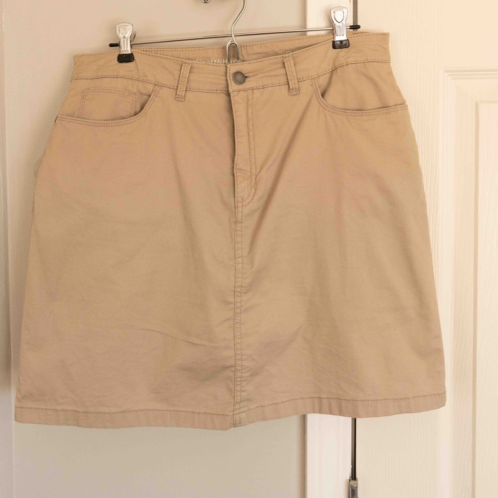 Croft & Barrow Stretch Skort khaki Size 10 - Picture 7 of 8
